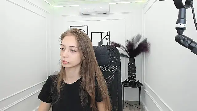 Snapshot of EmilyGraydis chatting on 09-25-25, 11:14 EmilyGraydis online show from 09-25-25, 11:14