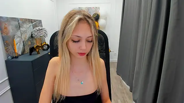 EmilyGraydis online show from 05-10-26, 03:33