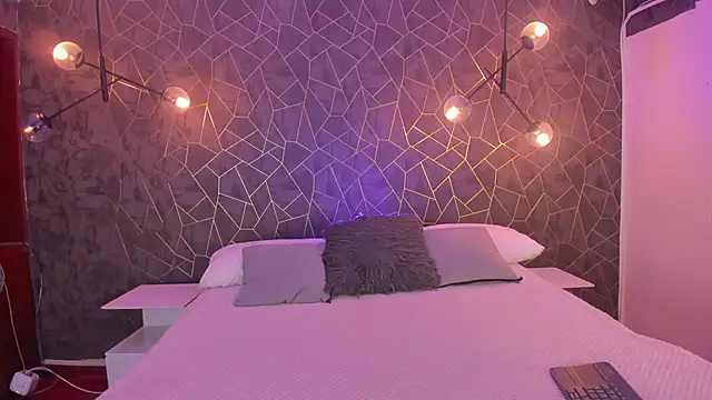 Snapshot of jazlin_angels chatting on 10-19-25, 06:47 jazlin angels online show from 10-19-25, 06:47