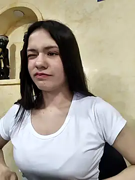 CHARLOTTE  05 online show from 10-04-25, 01:31