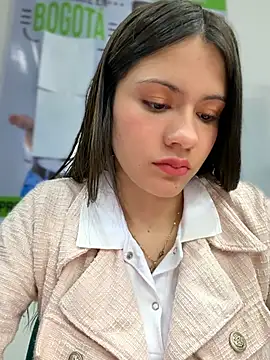 CHARLOTTE  05 online show from 02-04-26, 12:22