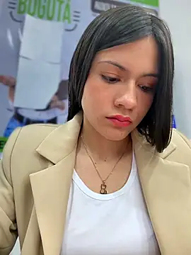 CHARLOTTE  05 online show from 02-07-26, 12:20