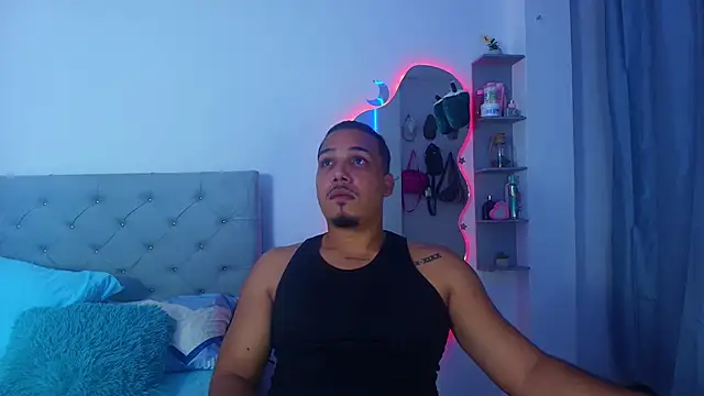 Snapshot of taylor_collins_ chatting on 10-02-25, 04:52 taylor collins online show from 10-02-25, 04:52