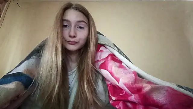 Snapshot of Nymera_flare chatting on 09-25-25, 06:39 Nymera flare online show from 09-25-25, 06:39