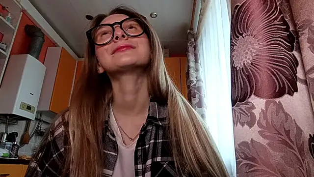 Snapshot of Nymera_flare chatting on 10-30-25, 07:10 Nymera flare online show from 10-30-25, 07:10