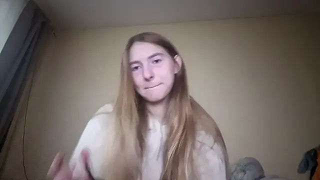 Snapshot of Nymera_flare chatting on 11-04-25, 06:23 Nymera flare online show from 11-04-25, 06:23