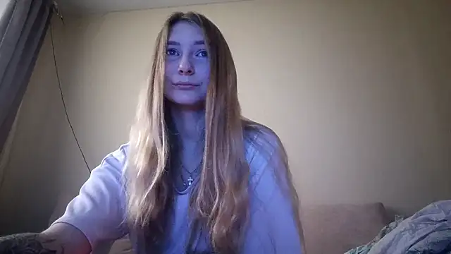 Snapshot of Nymera_flare chatting on 11-06-25, 06:14 Nymera flare online show from 11-06-25, 06:14