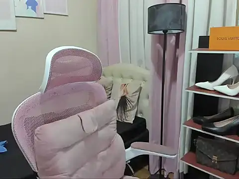 Seductive Margaux online show from 10-01-25, 06:08