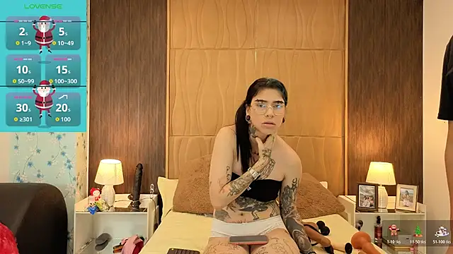 Snapshot of 666SweetAndSpicy chatting on 11-04-25, 09:14 666SweetAndSpicy online show from 11-04-25, 09:14