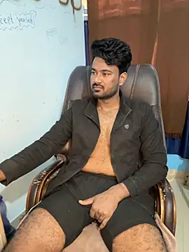 MeekBatgirl online show from 11-19-25, 06:13