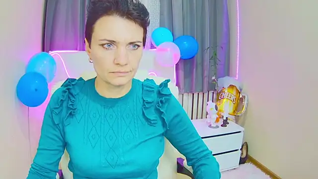 AvaSaturnian online show from 09-18-25, 12:07