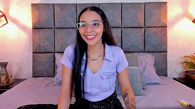 Roseaurora online show from 05-04-26, 12:01