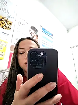 Snapshot of Madisson-04_ chatting on 09-15-25, 01:22 Madisson-04 online show from 09-15-25, 01:22