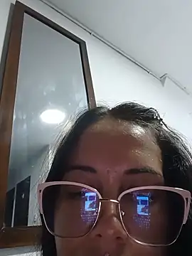 MiaForever1 online show from 06-18-26, 10:58