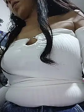 MiaForever1 online show from 06-23-26, 11:25