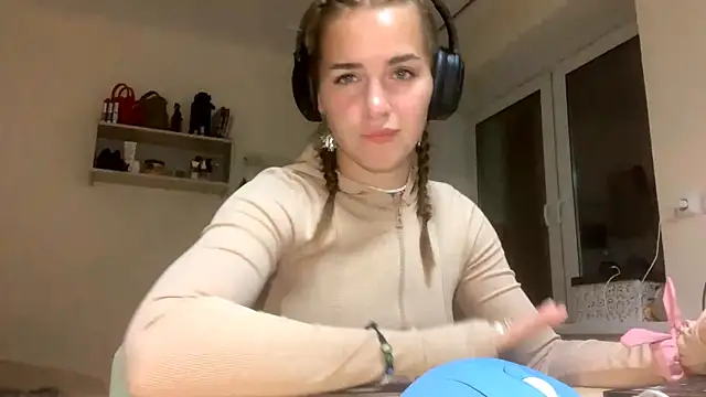 BunnyTiedeman online show from 09-24-25, 05:49