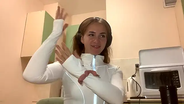 BunnyTiedeman online show from 09-26-25, 06:12