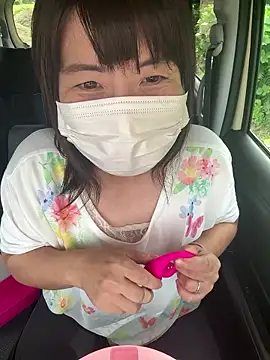 Snapshot of hanachan_001 chatting on 09-24-25, 05:22 hanachan 001 online show from 09-24-25, 05:22