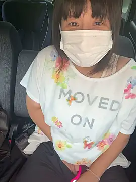 Snapshot of hanachan_001 chatting on 10-15-25, 06:02 hanachan 001 online show from 10-15-25, 06:02