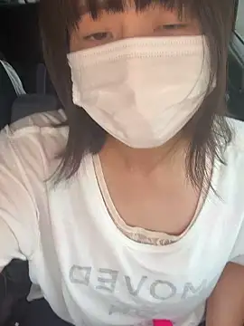 Snapshot of hanachan_001 chatting on 10-16-25, 04:35 hanachan 001 online show from 10-16-25, 04:35