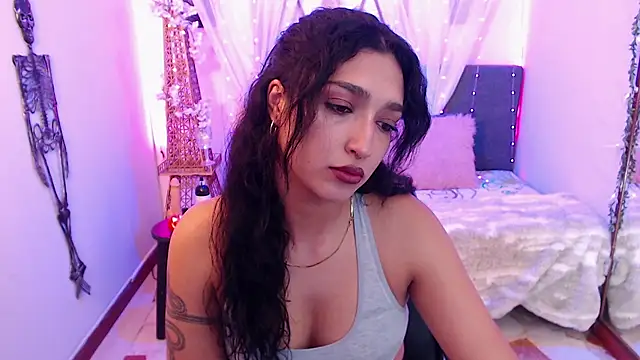 Snapshot of Cleofox_ chatting on 10-20-25, 11:27 Cleofox online show from 10-20-25, 11:27