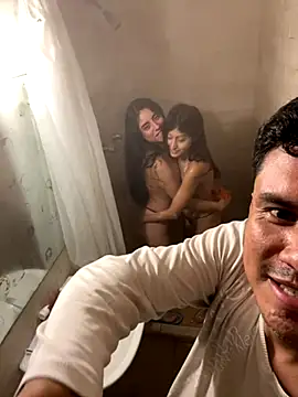 Snapshot of Clavelnegro chatting on 10-14-25, 01:39 Clavelnegro online show from 10-14-25, 01:39