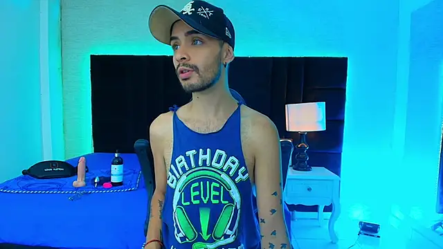 Snapshot of HairyDiamond_ chatting on 09-17-25, 03:19 HairyDiamond online show from 09-17-25, 03:19