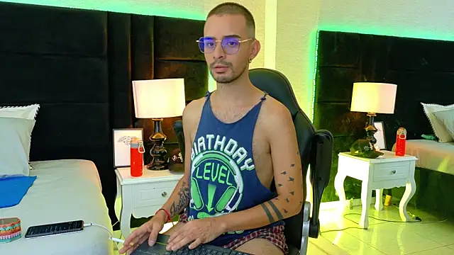 HairyDiamond  online show from 09-22-25, 03:30