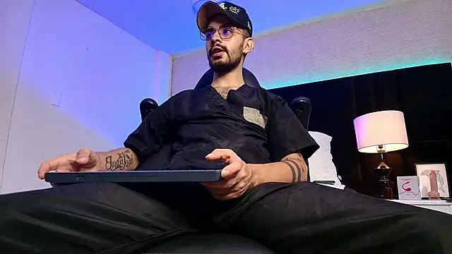 HairyDiamond  online show from 10-30-25, 10:10