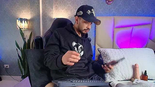 HairyDiamond  online show from 10-31-25, 10:16