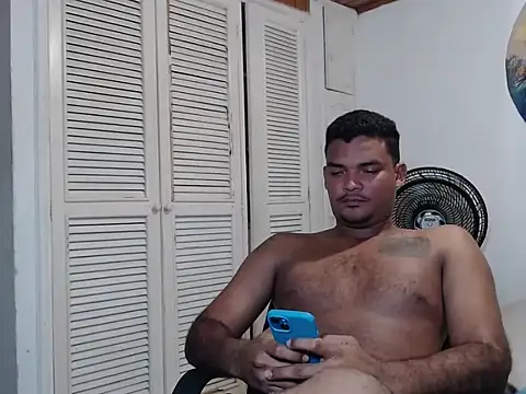 Snapshot of latinboyhugecock chatting on 10-29-25, 12:57 latinboyhugecock online show from 10-29-25, 12:57