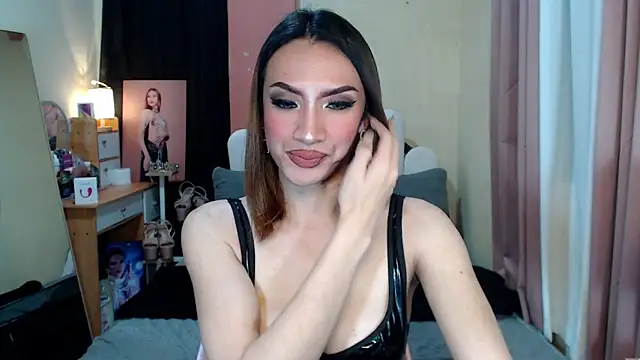 AmandaTheMonsterCock online show from 02-04-26, 12:33