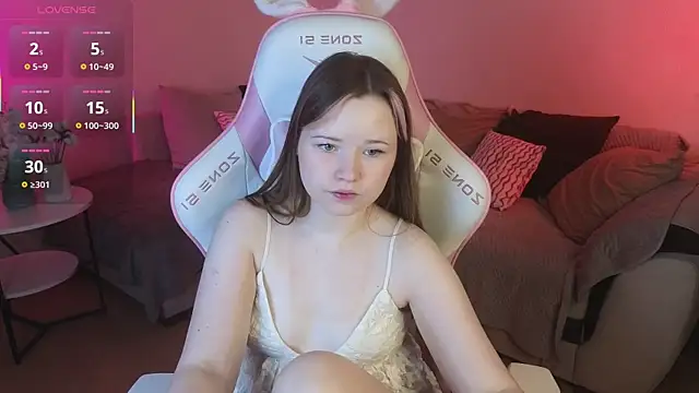 Sweetie Hope online show from 11-23-25, 04:40