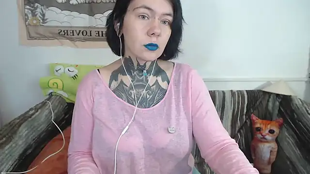 Snapshot of The_ICE_woman chatting on 09-20-25, 03:18 The ICE woman online show from 09-20-25, 03:18