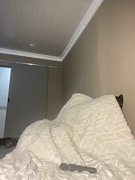 Snapshot of Moonzy77 chatting on 11-08-25, 11:25 Moonzy77 online show from 11-08-25, 11:25