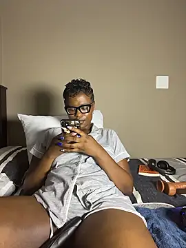 Snapshot of Moonzy77 chatting on 01-09-26, 11:39 Moonzy77 online show from 01-09-26, 11:39