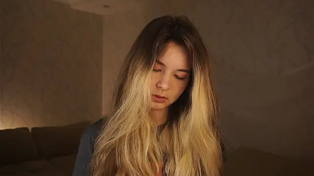 Snapshot of MarlinVarian chatting on 09-29-25, 04:12 MarlinVarian online show from 09-29-25, 04:12