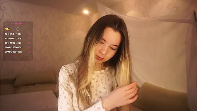 Snapshot of MarlinVarian chatting on 10-20-25, 05:13 MarlinVarian online show from 10-20-25, 05:13