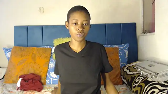 SweetSlenderChoc online show from 05-01-26, 02:43