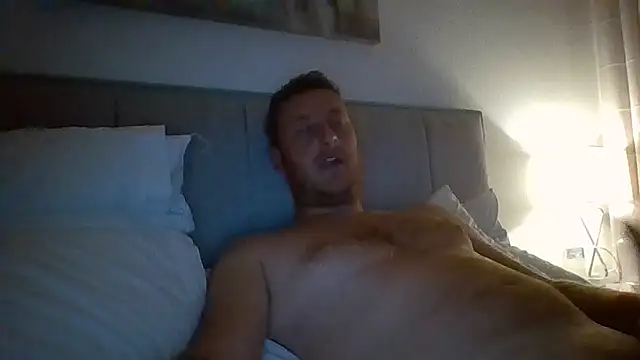 Snapshot of Londonlad818 chatting on 05-29-26, 08:40 Londonlad818 online show from 05-29-26, 08:40
