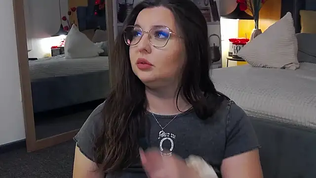 Mia Swano online show from 12-14-25, 02:06