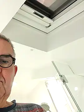 Oldmenhot66 online show from 10-08-25, 04:54