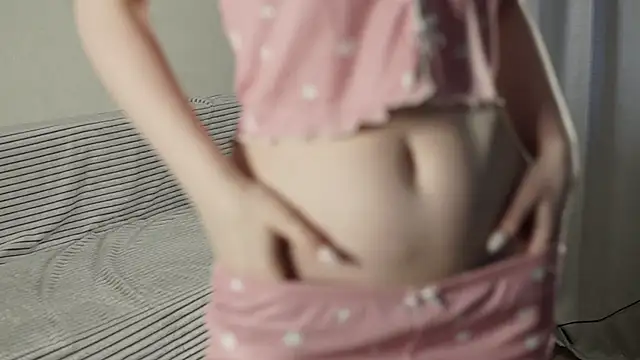 Snapshot of blissvb chatting on 10-29-25, 05:20 blissvb online show from 10-29-25, 05:20