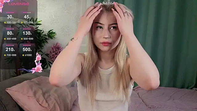 Snapshot of AudieKaemmerer chatting on 10-09-25, 04:38 AudieKaemmerer online show from 10-09-25, 04:38