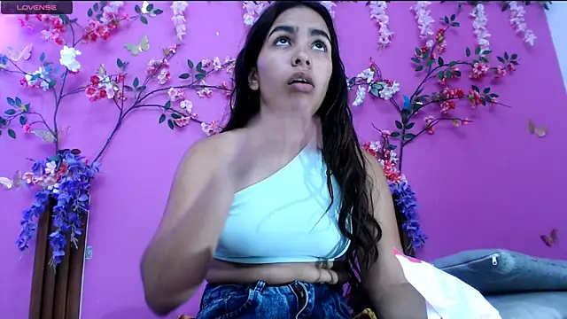 skinnysofia18 online show from 06-18-26, 02:21