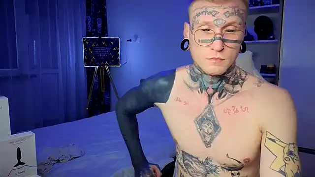 Snapshot of c10h15on1 chatting on 02-13-26, 06:53 c10h15on1 online show from 02-13-26, 06:53