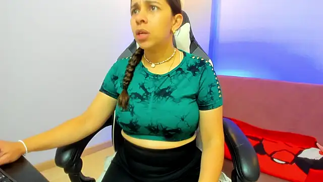 Snapshot of CataleyaAmaya chatting on 10-16-25, 12:17 CataleyaAmaya online show from 10-16-25, 12:17