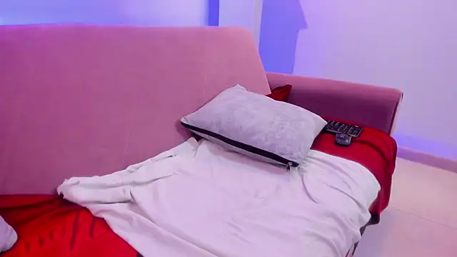 Snapshot of CataleyaAmaya chatting on 10-17-25, 12:19 CataleyaAmaya online show from 10-17-25, 12:19