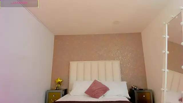 Snapshot of KaylieBrooks chatting on 09-26-25, 06:12 KaylieBrooks online show from 09-26-25, 06:12