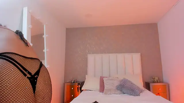 KaylieBrooks online show from 11-18-25, 08:02